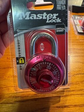Master lock - Pink Combination Dial Padlock - Secure Keyless Lock